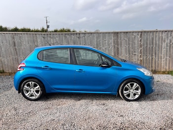 Used Peugeot 208 2013 for sale - 78331702: Photo