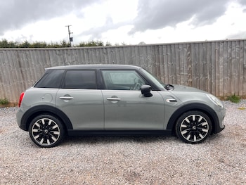 Used MINI Hatch 2019 for sale - 77381040: Photo