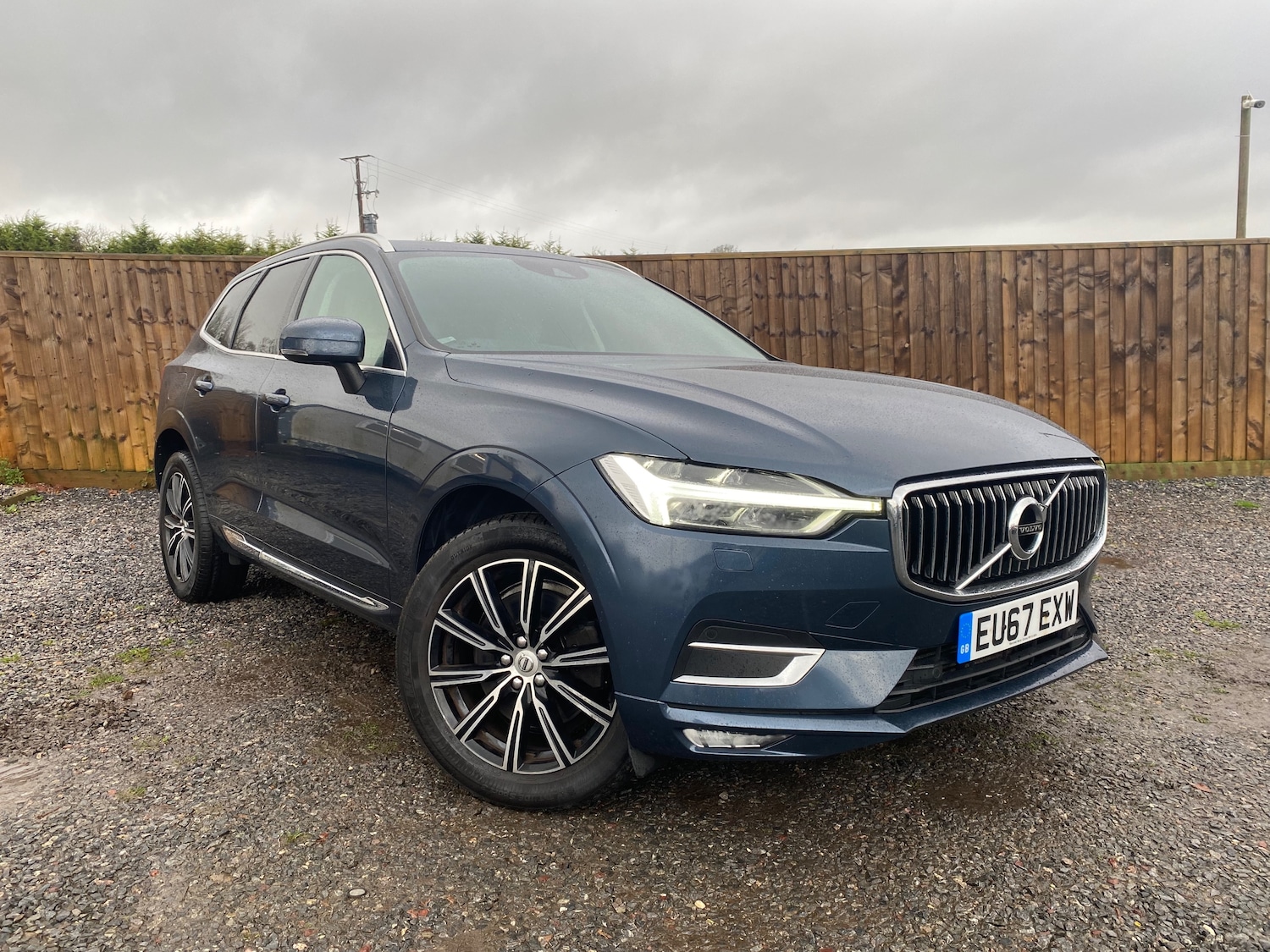 Used Volvo XC60 2017 for sale - 77381044: Photo 2