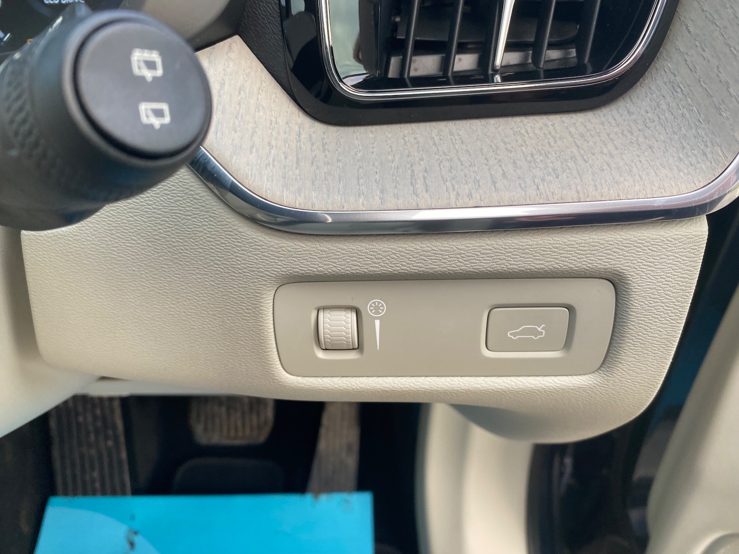 Used Volvo XC60 2017 for sale - 77381044: Photo 28