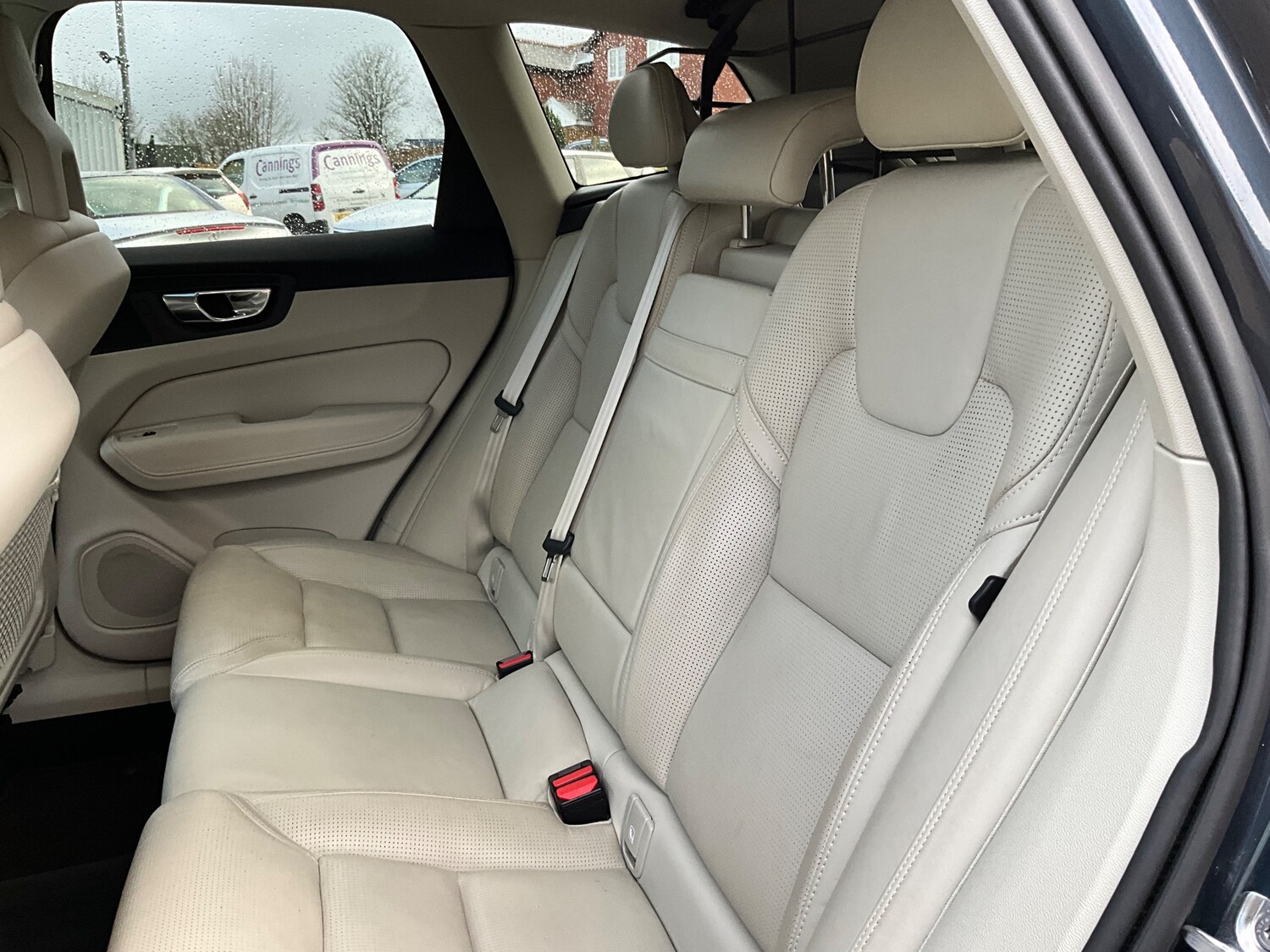 Used Volvo XC60 2017 for sale - 77381044: Photo 31