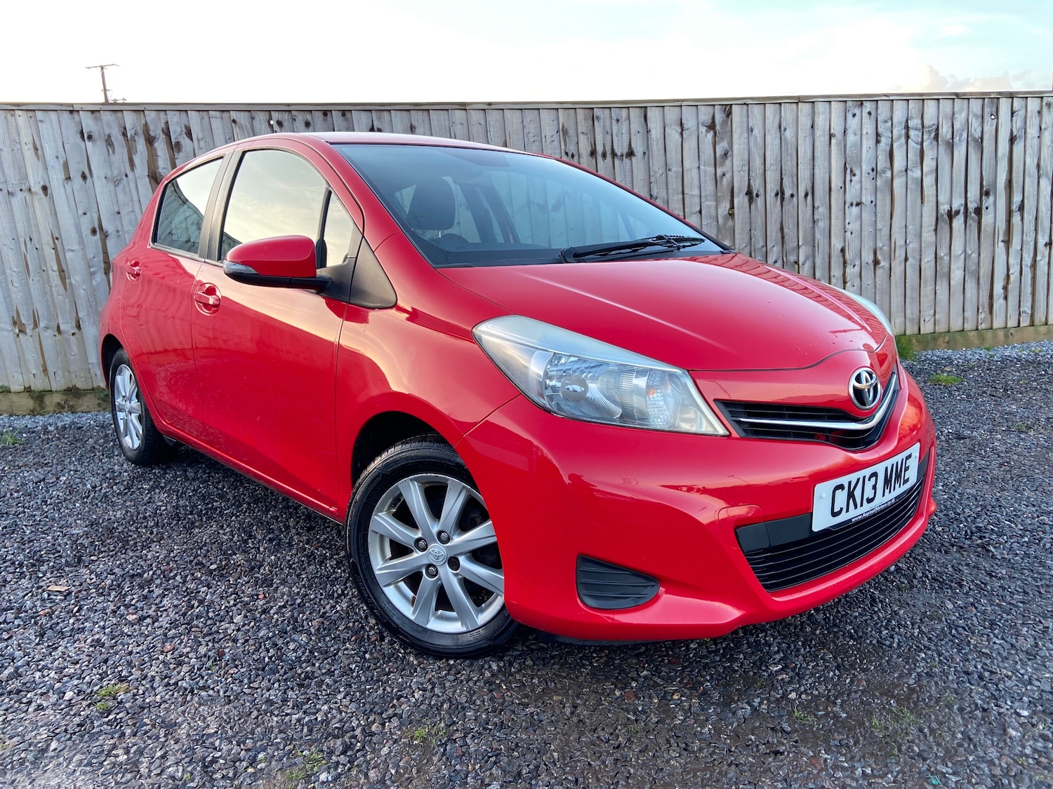 Used Toyota Yaris 2013 for sale - 77533744: Photo 2