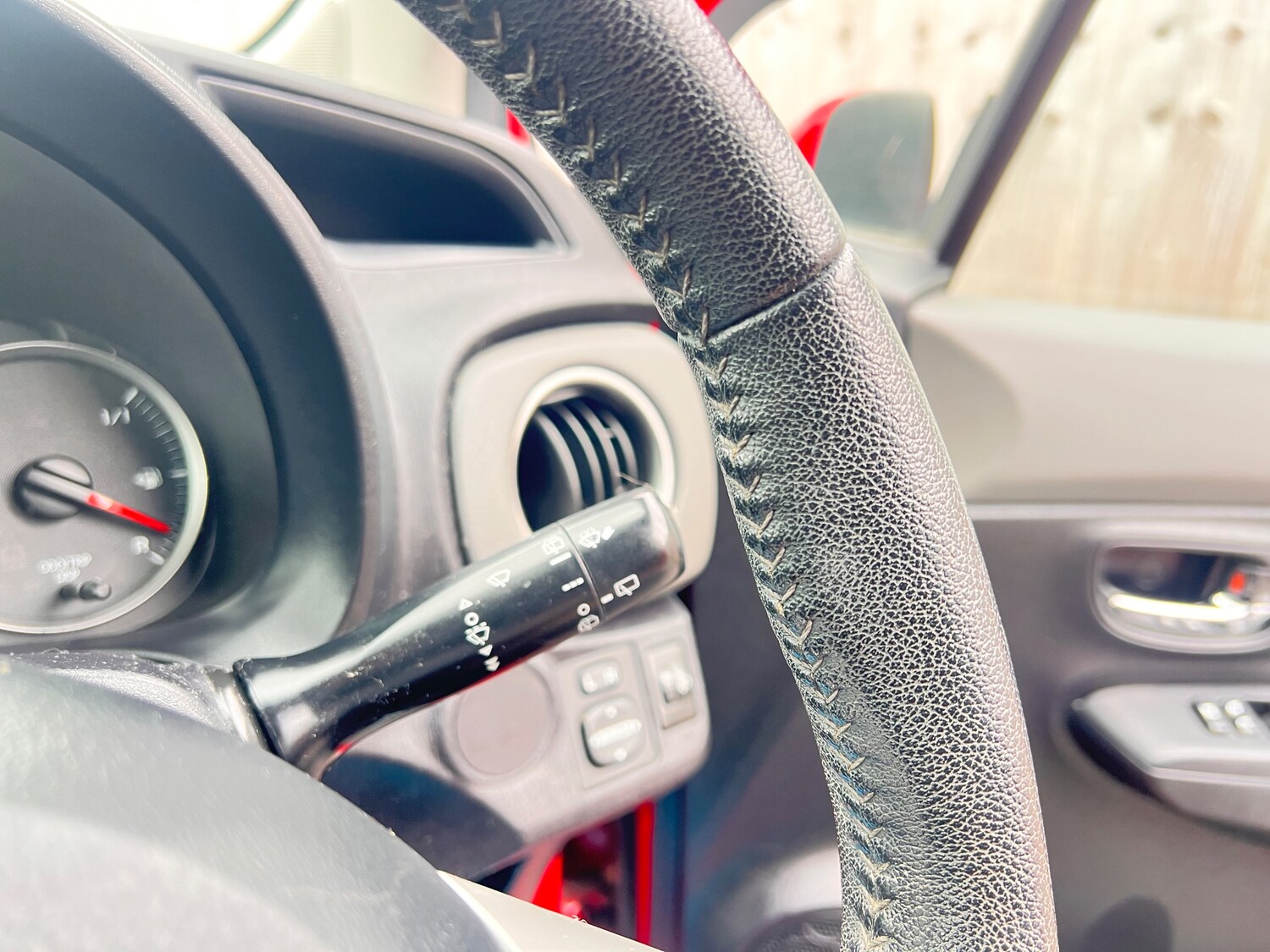 Used Toyota Yaris 2013 for sale - 77533744: Photo 23