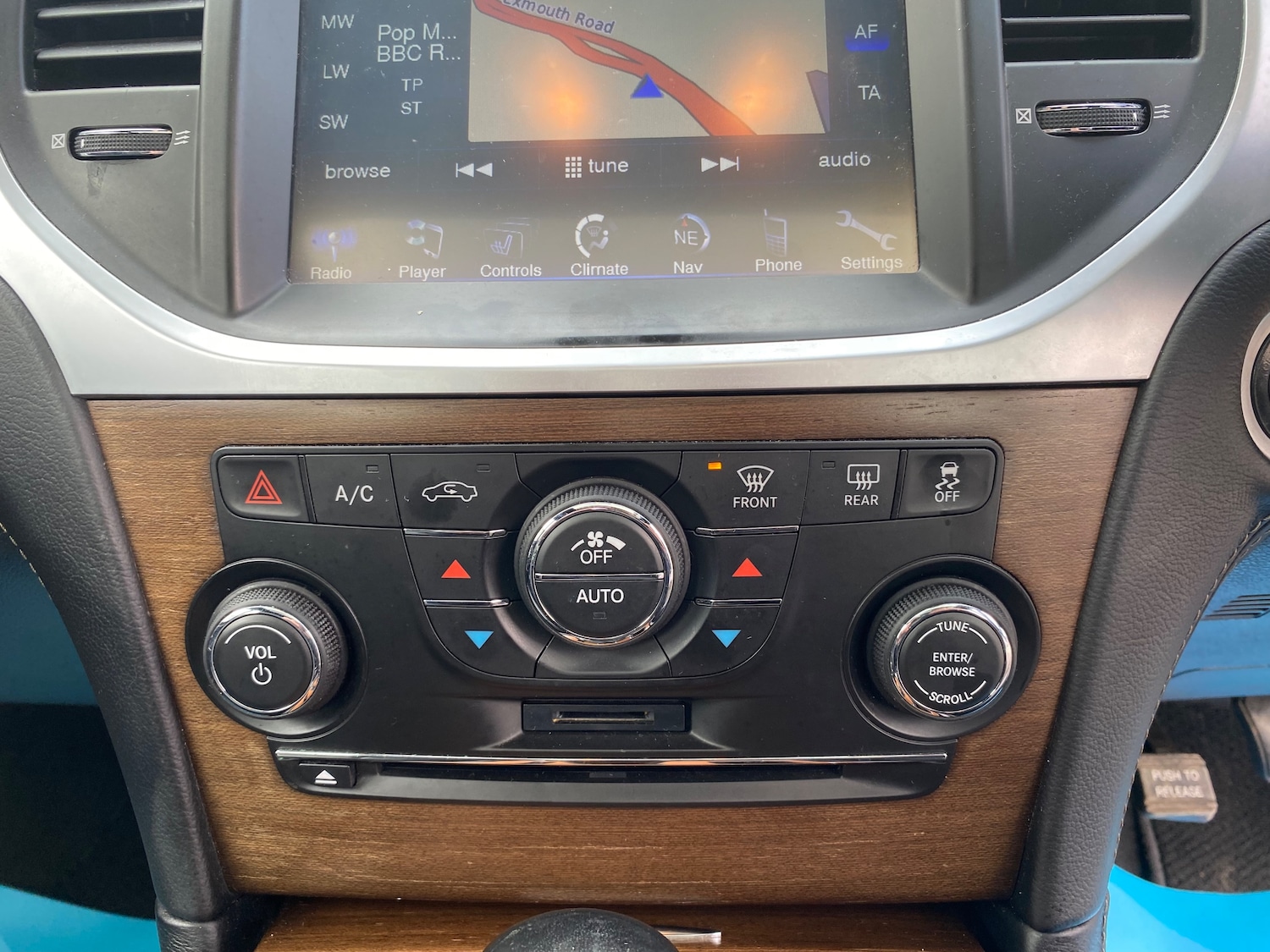 Used Chrysler 300C 2012 for sale - 77654129: Photo 24