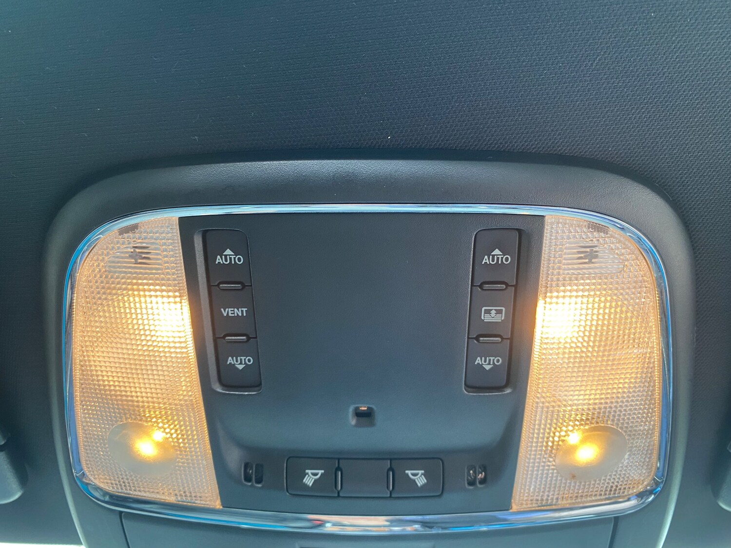 Used Chrysler 300C 2012 for sale - 77654129: Photo 45