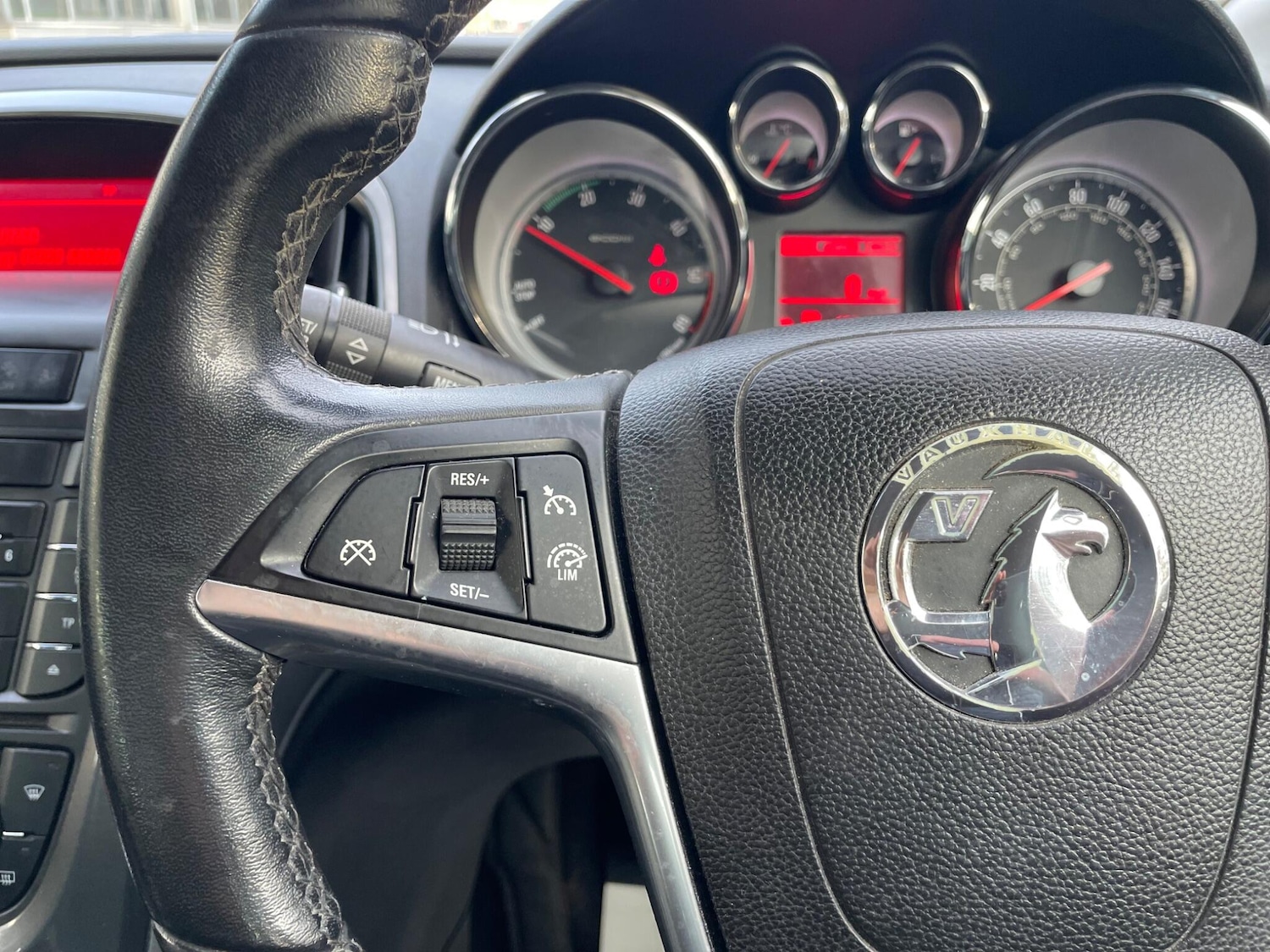 Used Vauxhall Astra 2013 for sale - 77549663: Photo 25