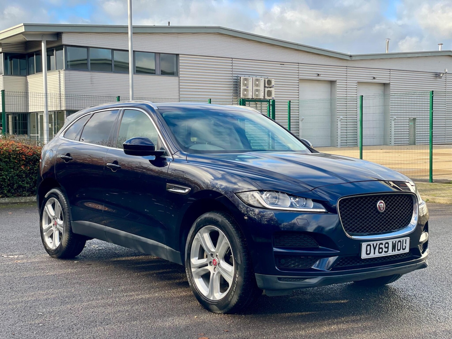 Used Jaguar F-Pace 2019 for sale - 77425644: Photo 2