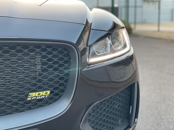 Used Jaguar F-Pace 2019 for sale - 77425958: Photo