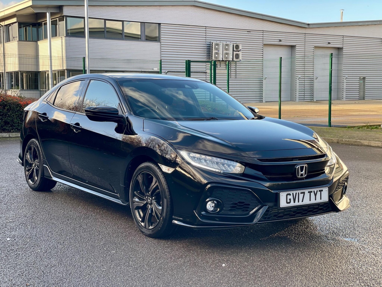 Used Honda Civic 2017 for sale - 77424534: Photo 2