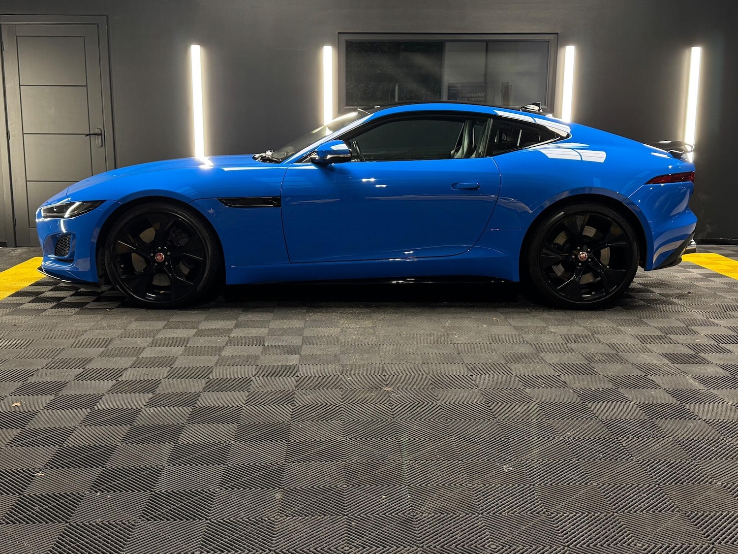 Used Jaguar F-Type 2021 for sale - 77015314: Photo 4