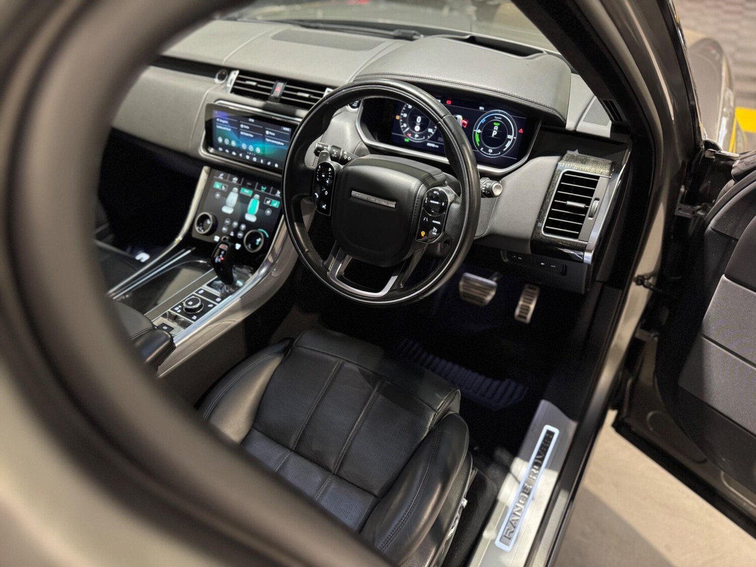 Used Land Rover Range Rover Sport 2018 for sale - 76657507: Photo 17