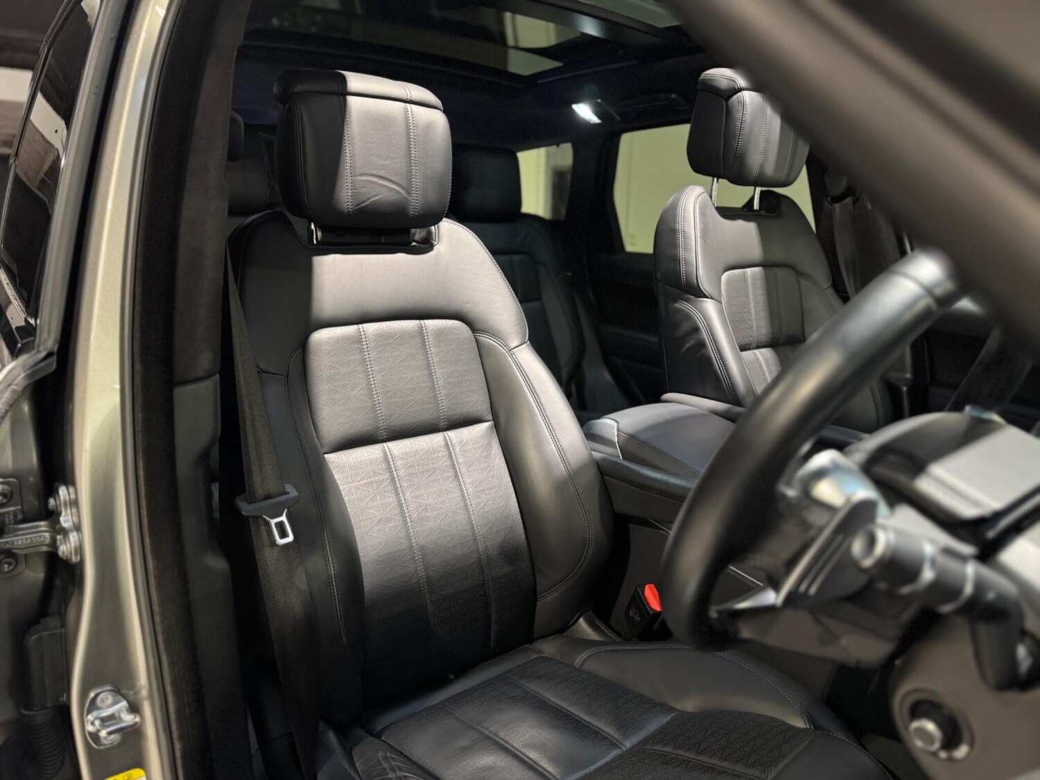 Used Land Rover Range Rover Sport 2018 for sale - 76657507: Photo 18