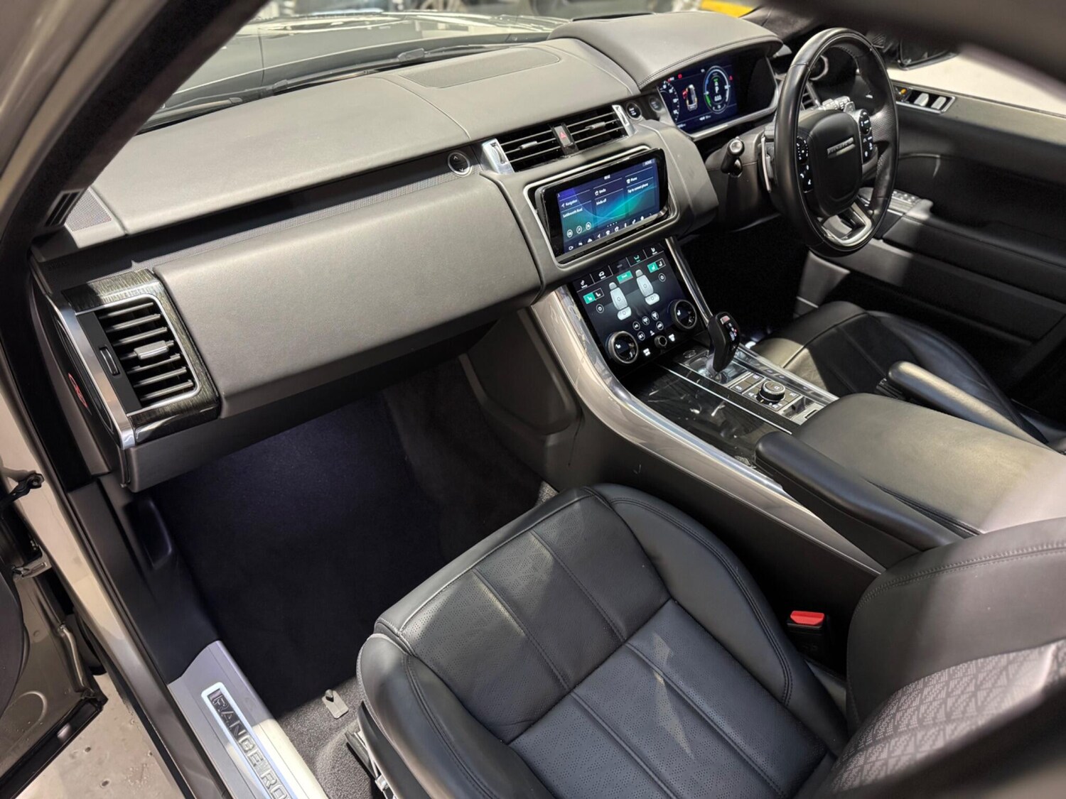 Used Land Rover Range Rover Sport 2018 for sale - 76657507: Photo 19