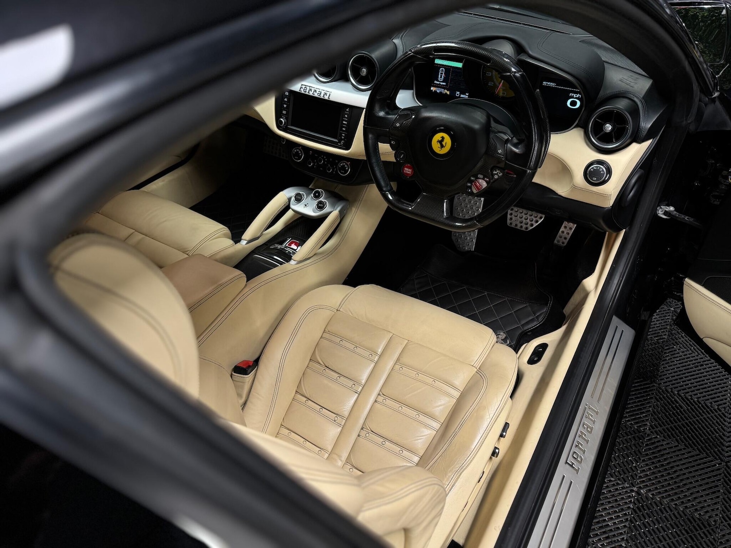 Used Ferrari FF 2012 for sale - 77174622: Photo 18
