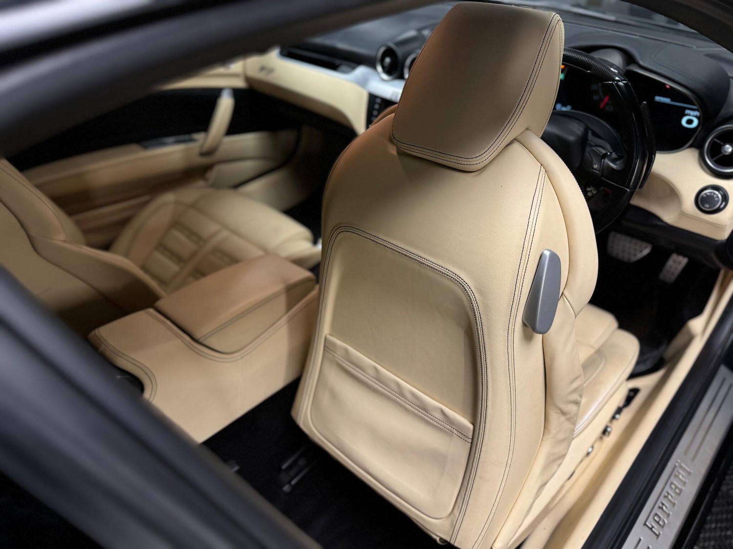 Used Ferrari FF 2012 for sale - 77174622: Photo 22