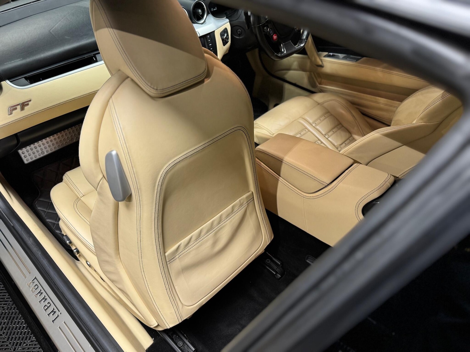 Used Ferrari FF 2012 for sale - 77174622: Photo 24