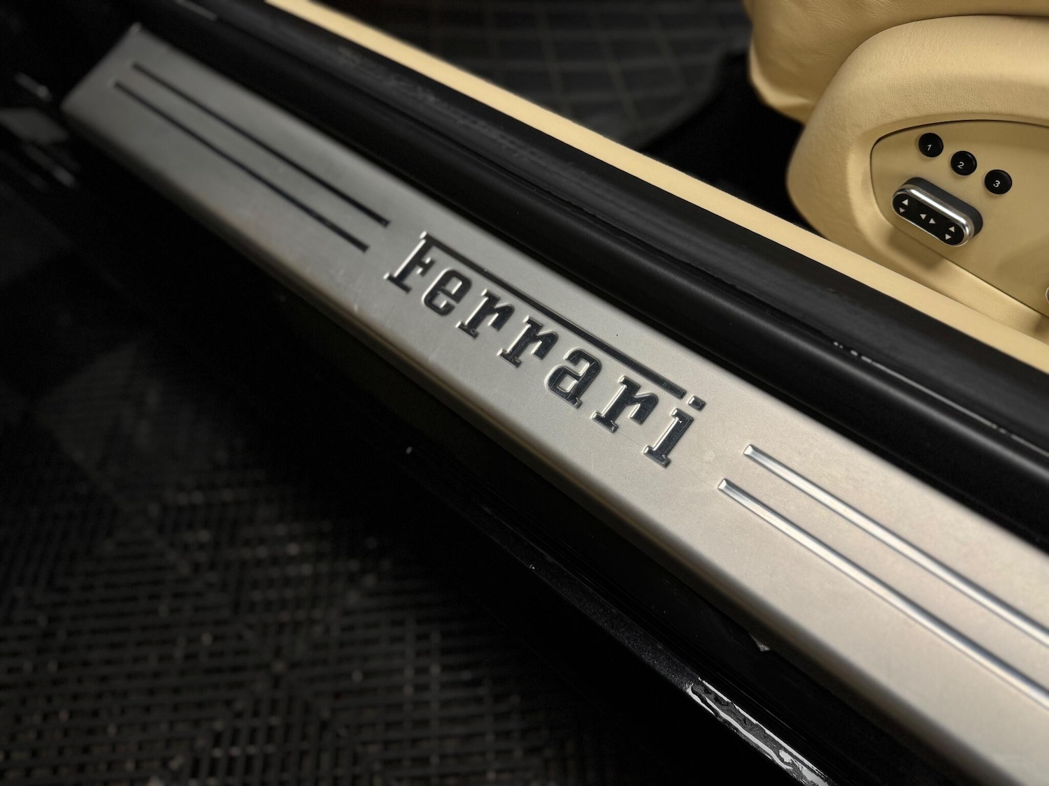 Used Ferrari FF 2012 for sale - 77174622: Photo 39