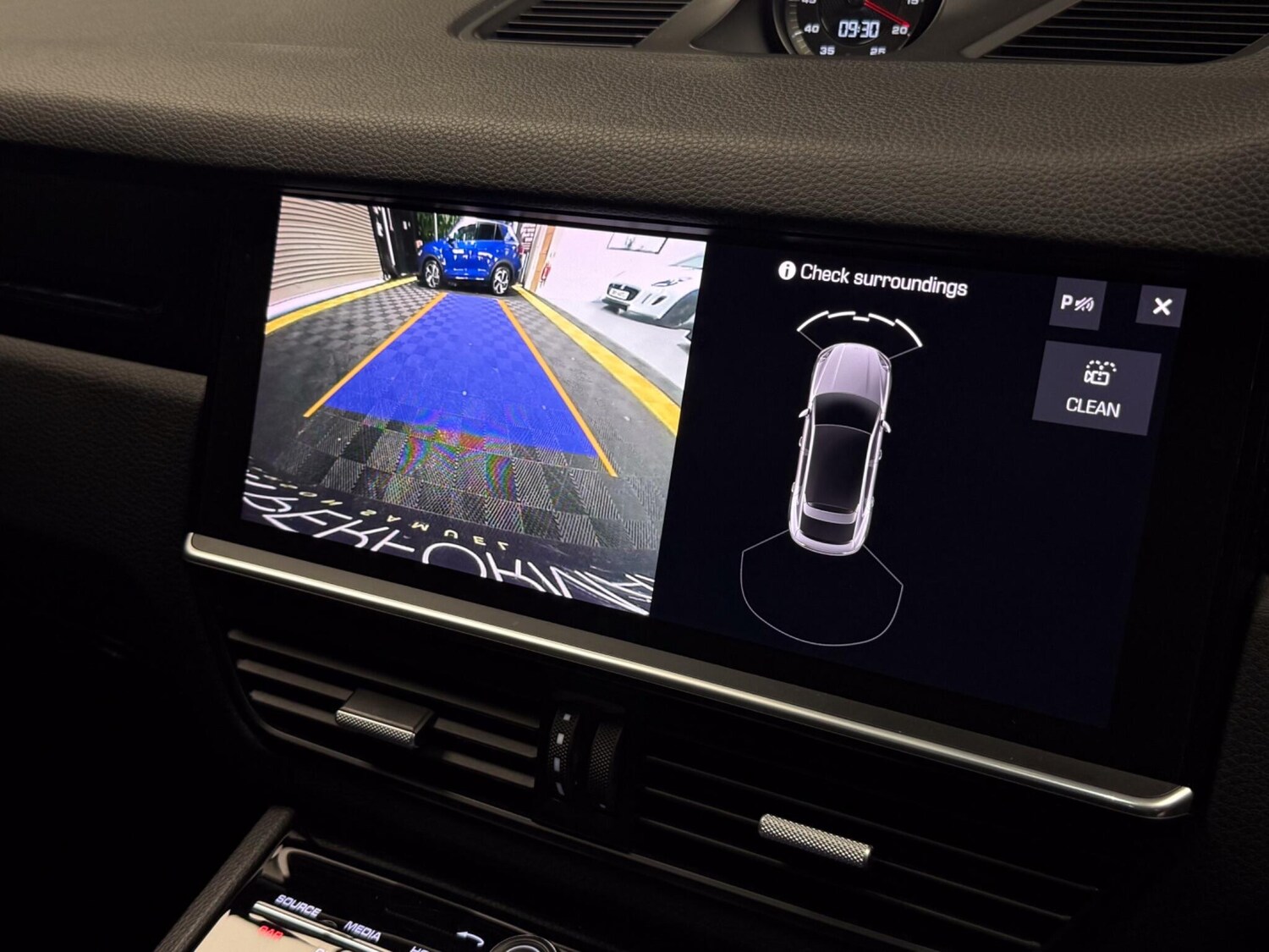 Used Porsche Cayenne 2020 for sale - 77696094: Photo 33