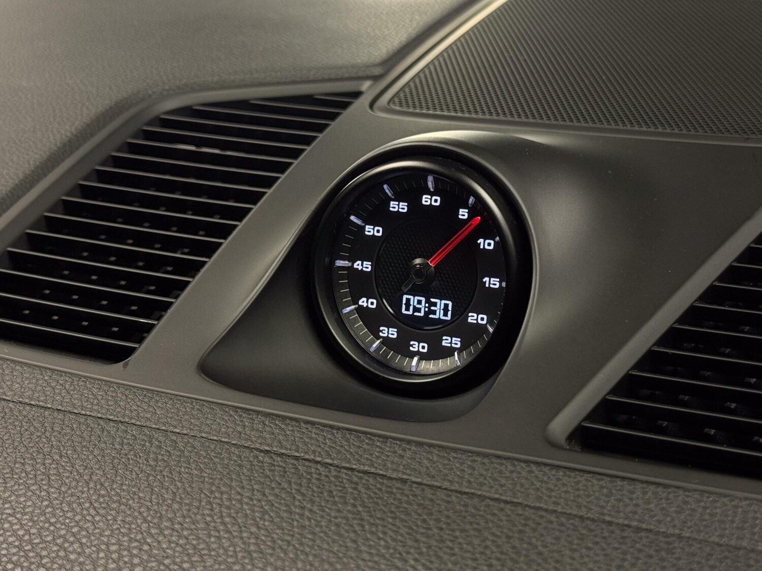 Used Porsche Cayenne 2020 for sale - 77696094: Photo 37