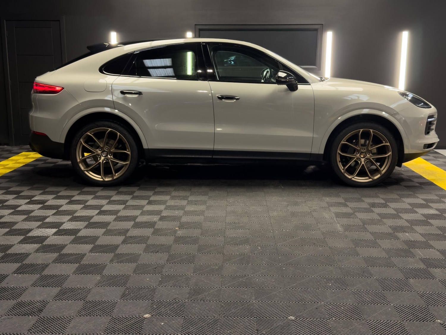 Used Porsche Cayenne 2020 for sale - 77696094: Photo 5