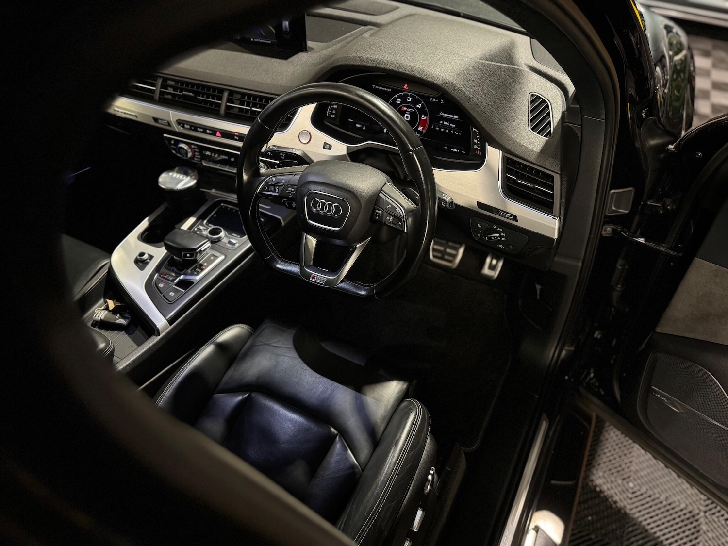 Used Audi SQ7 for sale - 77242479: Photo 16