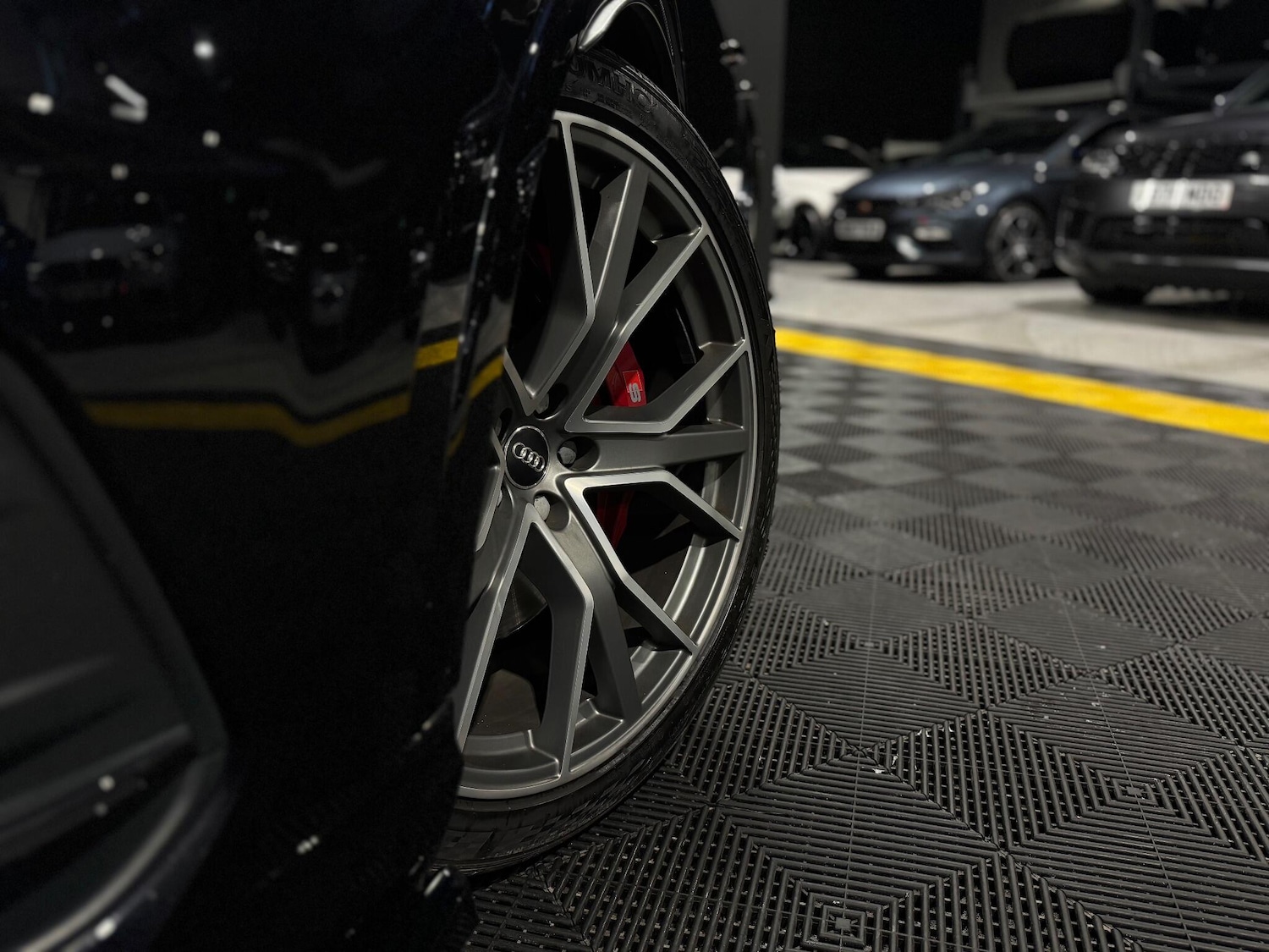 Used Audi SQ7 for sale - 77242479: Photo 2