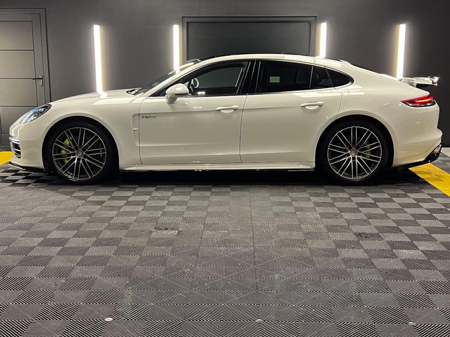 Used Porsche Panamera 2017 for sale - 77278697: Photo 4