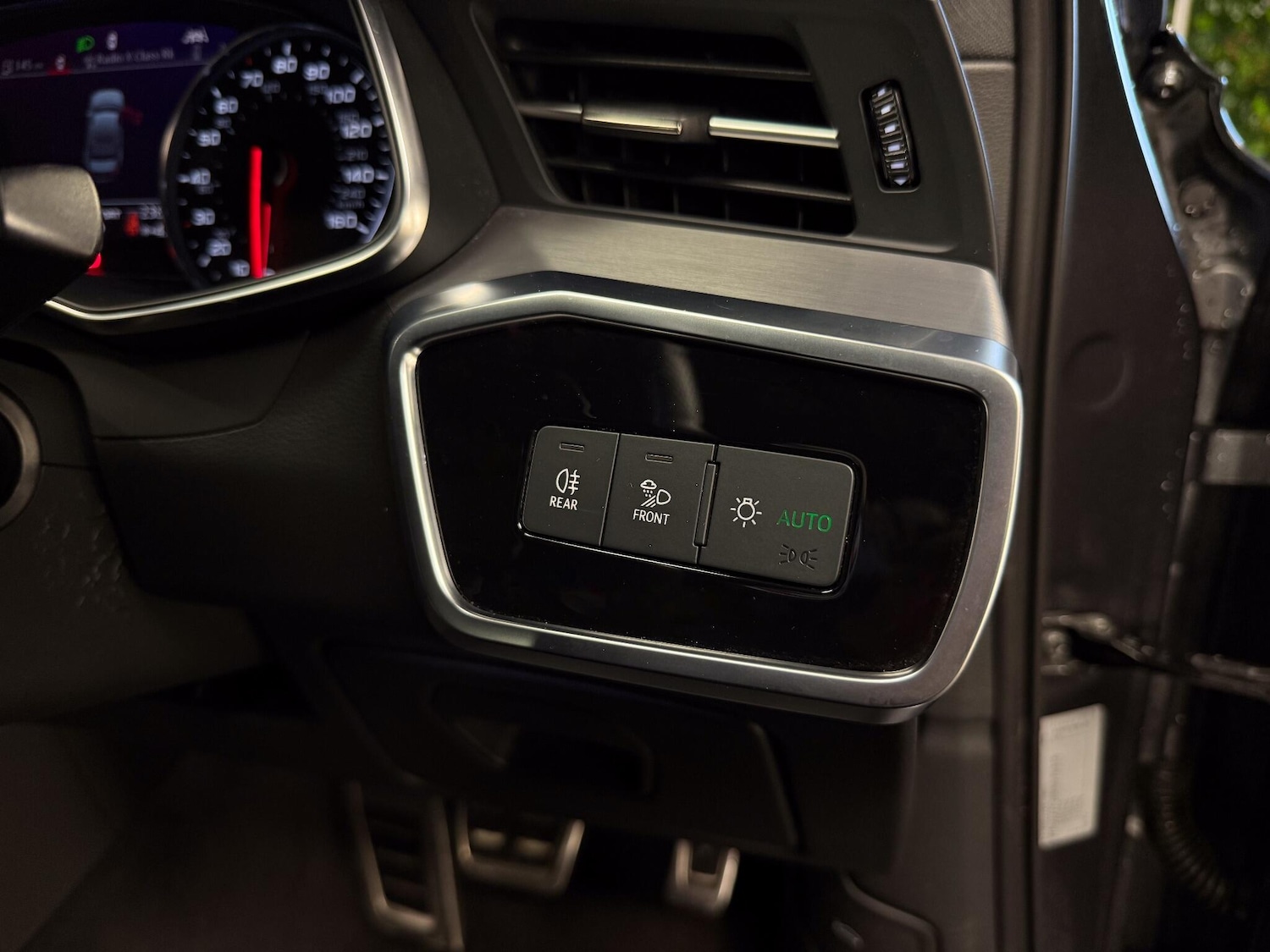 Used Audi A6 Saloon for sale - 77131507: Photo 33