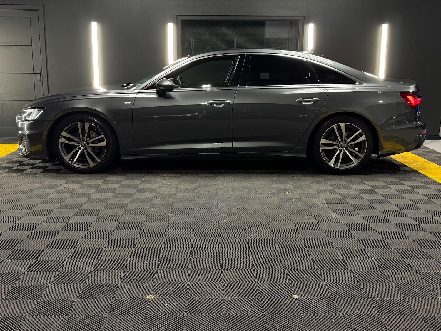 Used Audi A6 Saloon for sale - 77131507: Photo 4