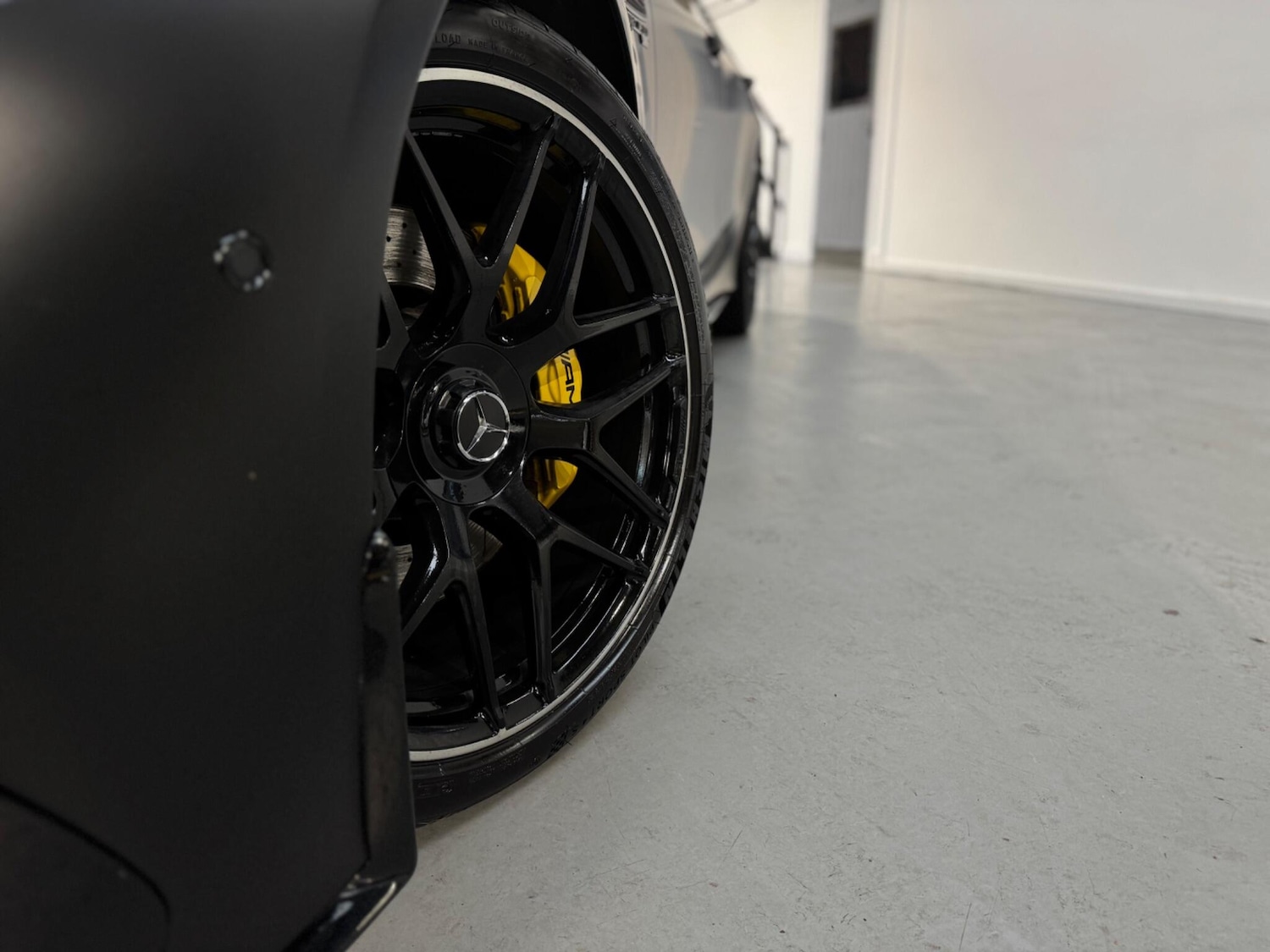 Used Mercedes-Benz AMG GT 2020 for sale - 76752909: Photo 2