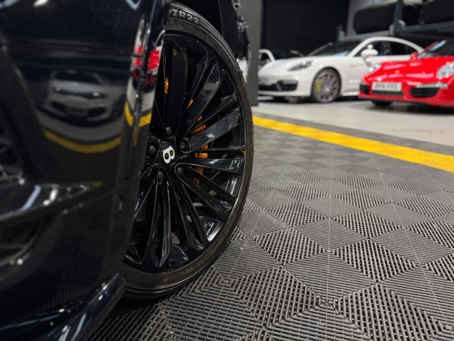 Used Bentley Bentayga 2020 for sale - 77331185: Photo 2