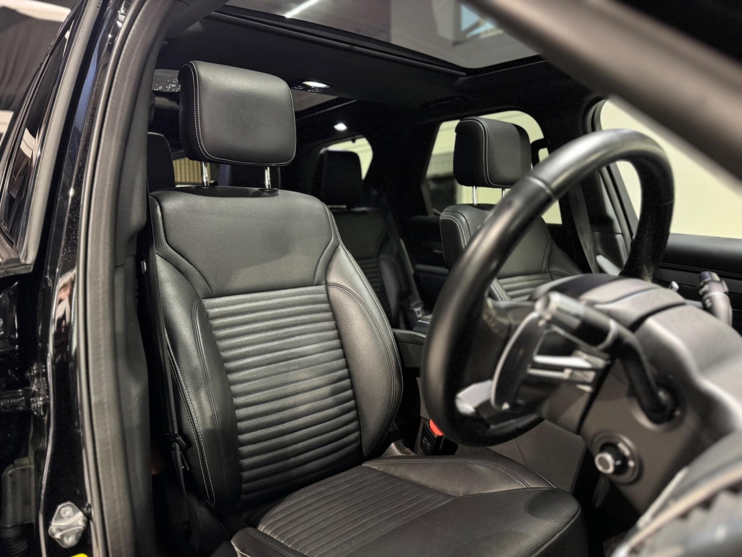 Used Land Rover Discovery 2021 for sale - 76849929: Photo 16