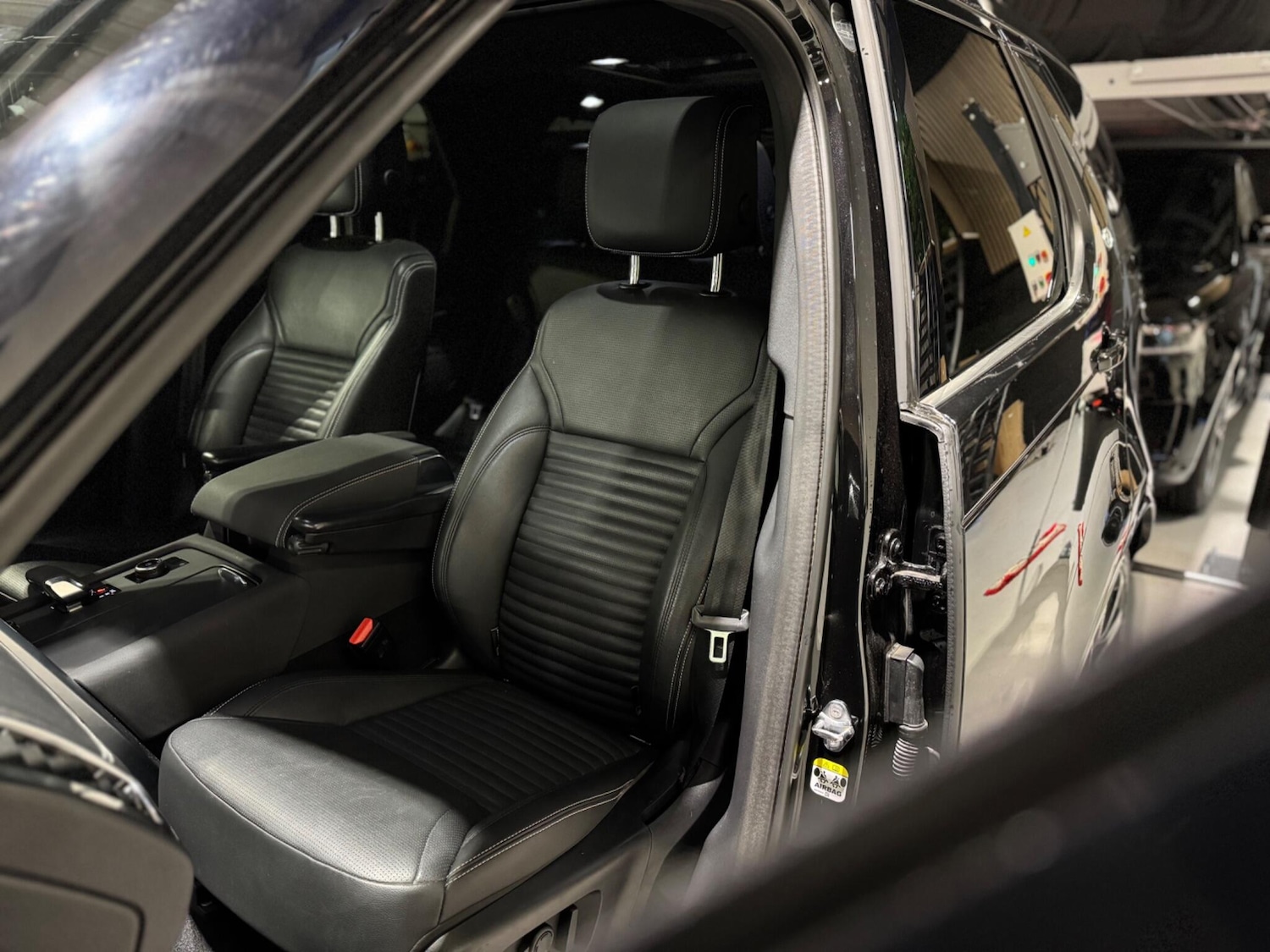 Used Land Rover Discovery 2021 for sale - 76849929: Photo 30