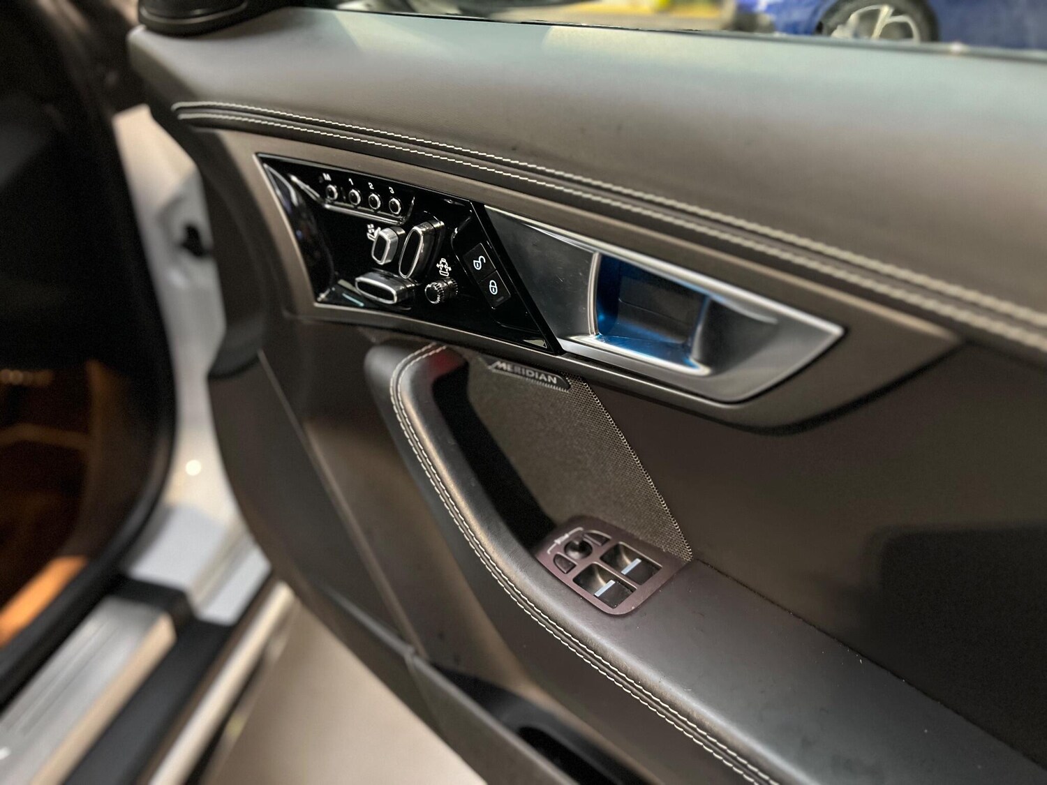 Used Jaguar F-Type for sale - 76658922: Photo 13