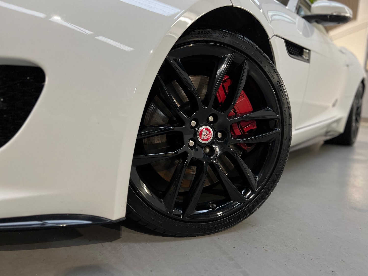 Used Jaguar F-Type for sale - 76658922: Photo 2