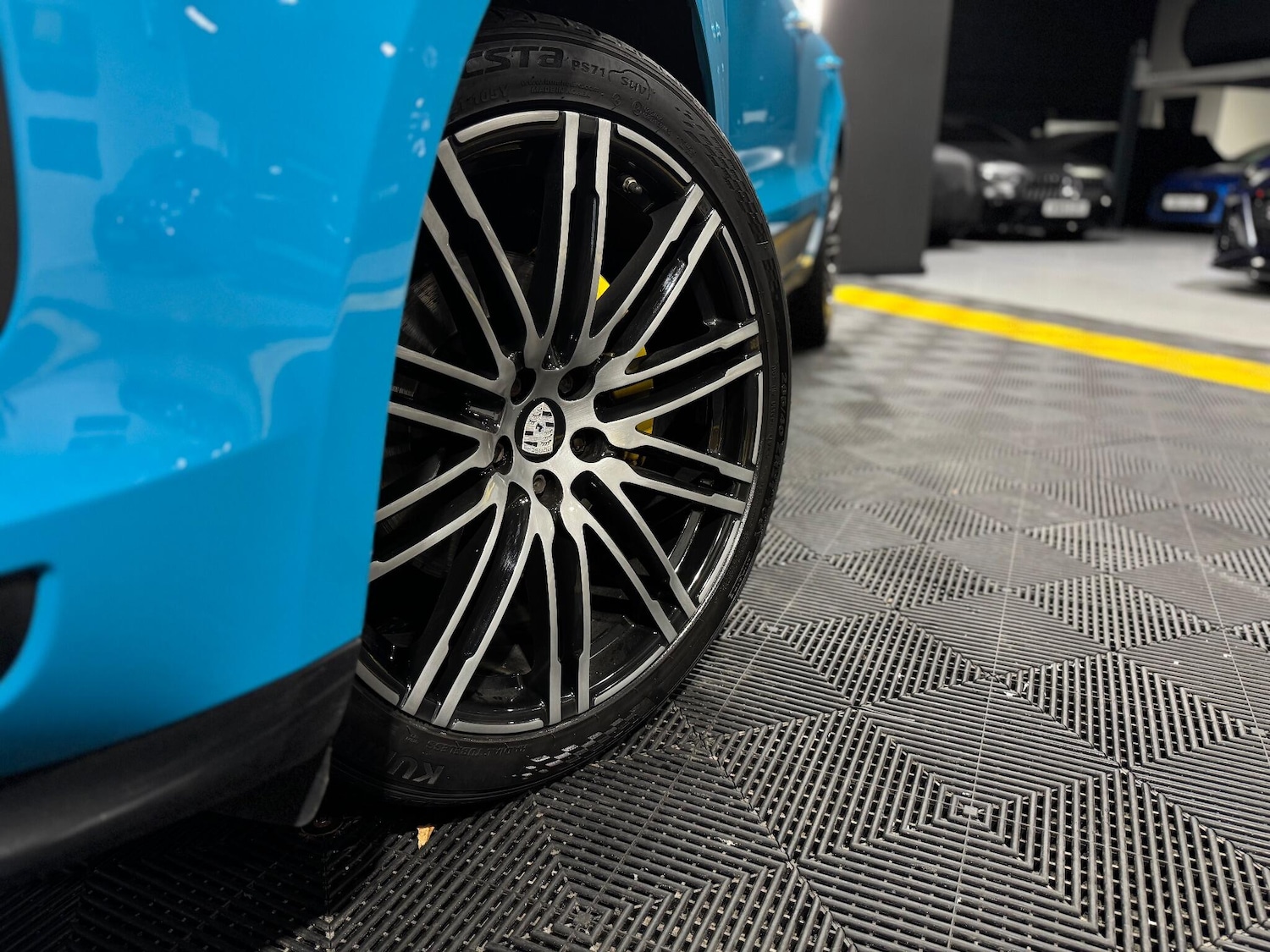 Used Porsche Macan 2019 for sale - 76965582: Photo 2