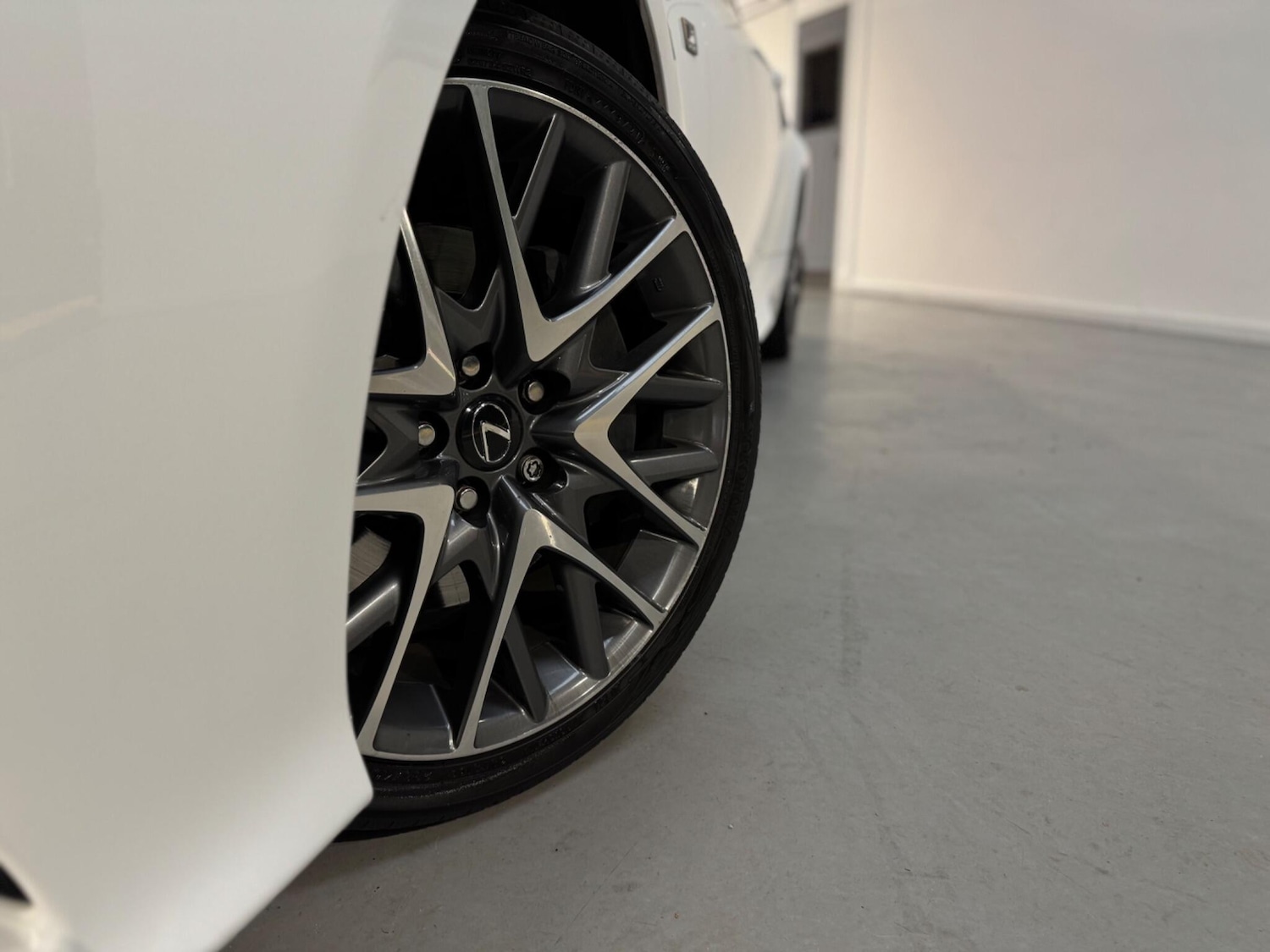 Used Lexus RC 2018 for sale - 76658301: Photo 2