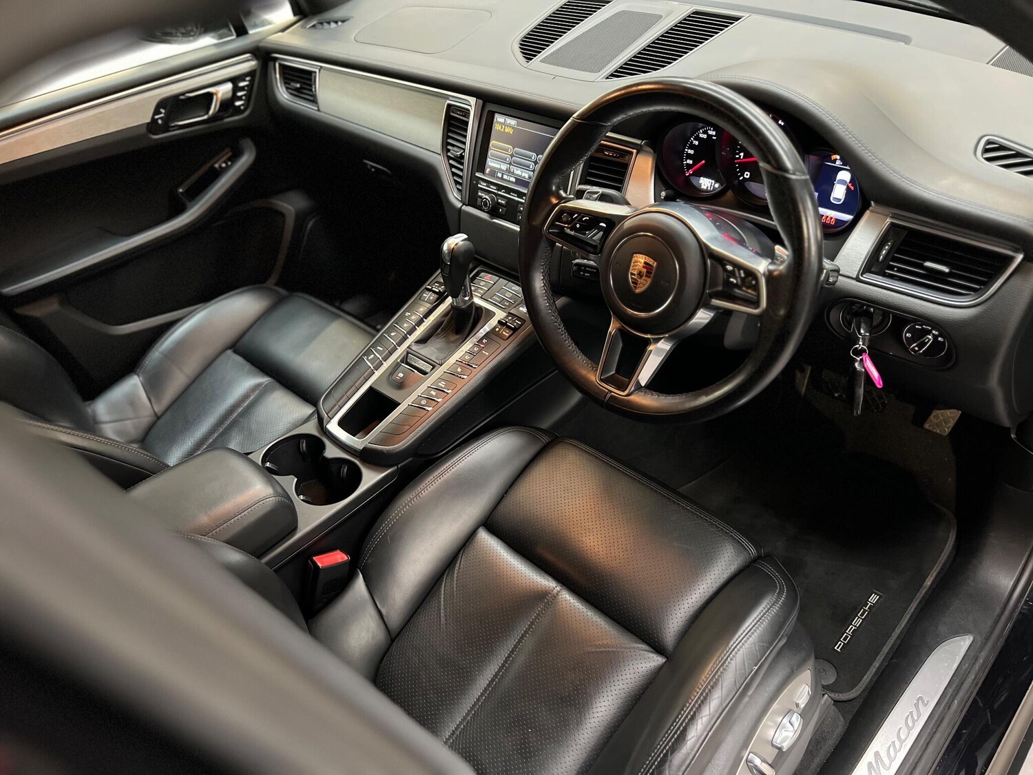 Used Porsche Macan 2015 for sale - 76657250: Photo 15