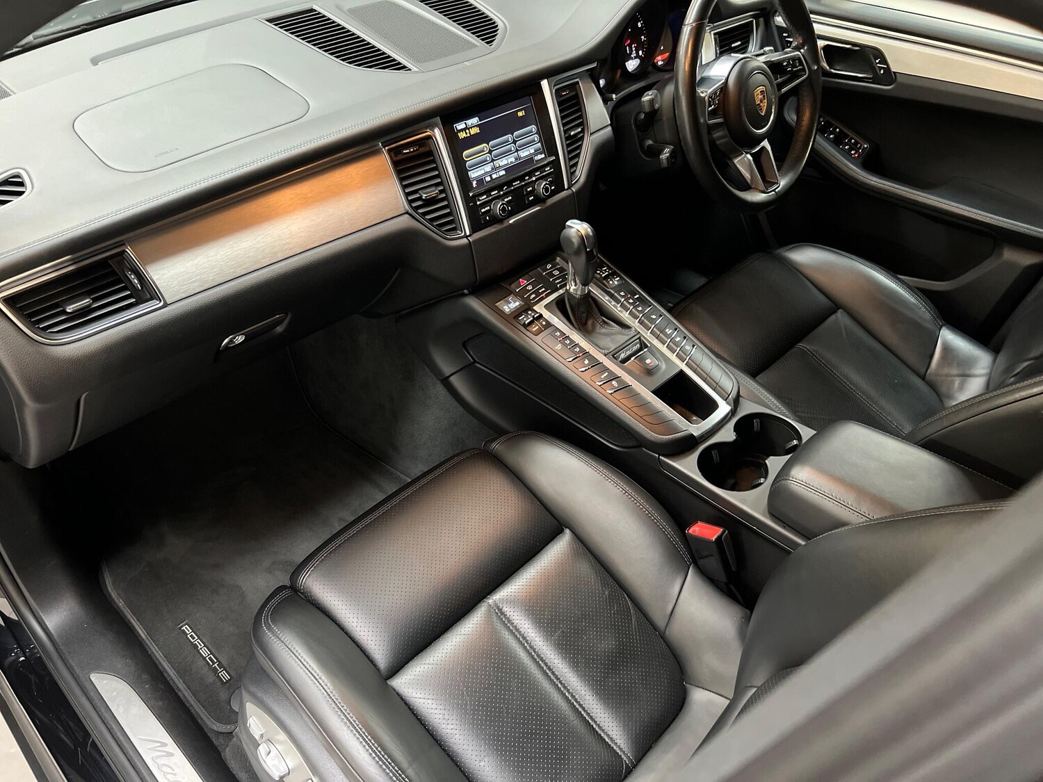 Used Porsche Macan 2015 for sale - 76657250: Photo 17