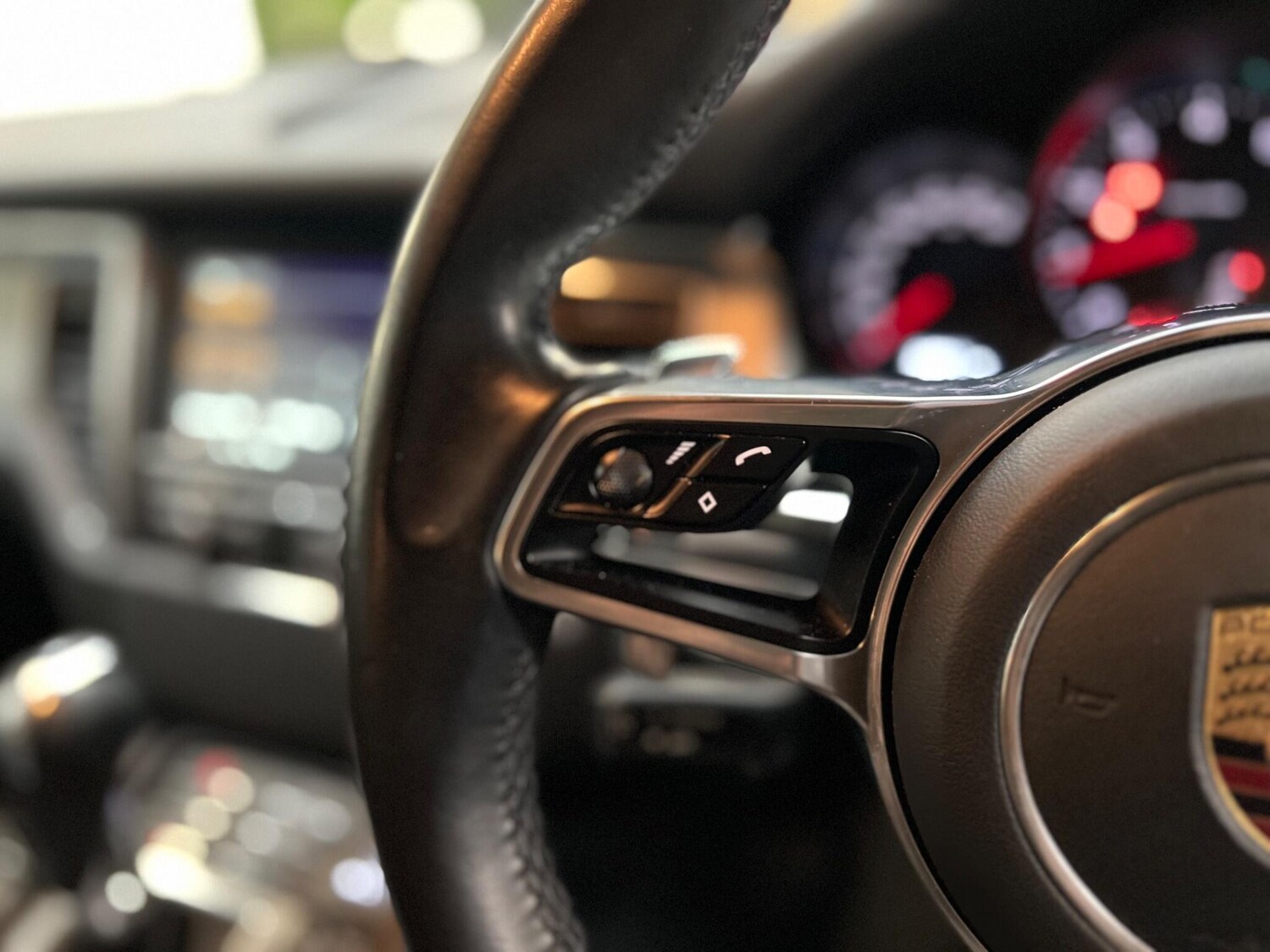 Used Porsche Macan 2015 for sale - 76657250: Photo 24