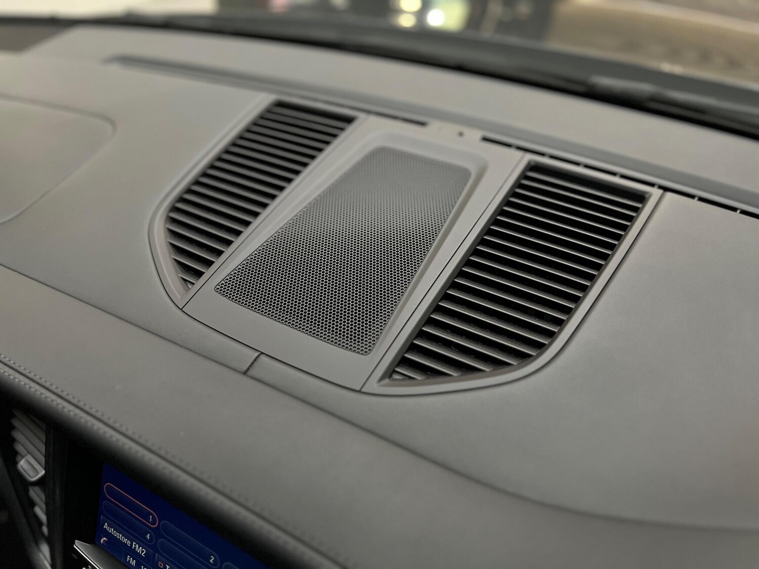 Used Porsche Macan 2015 for sale - 76657250: Photo 32