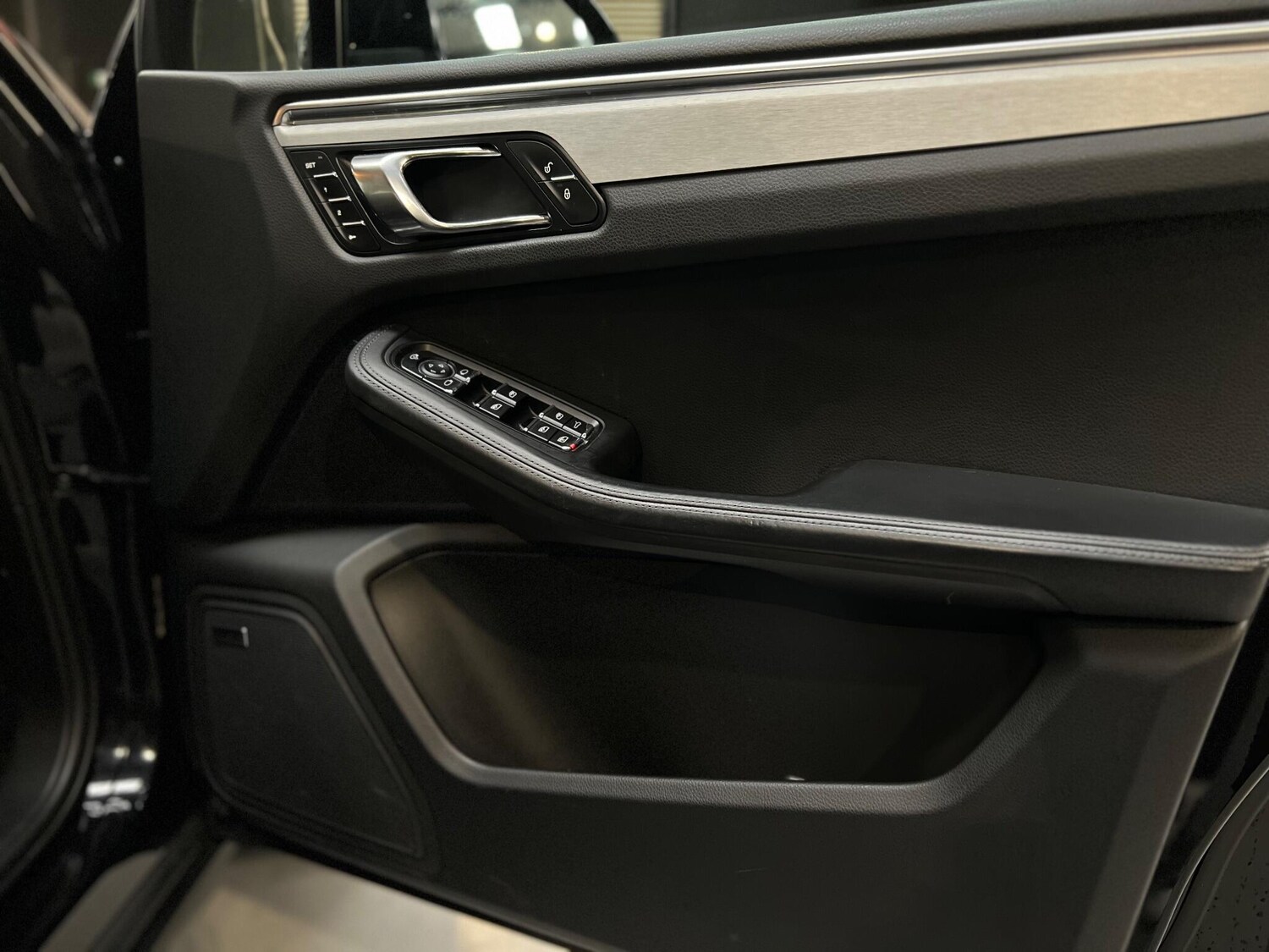 Used Porsche Macan 2015 for sale - 76657250: Photo 36