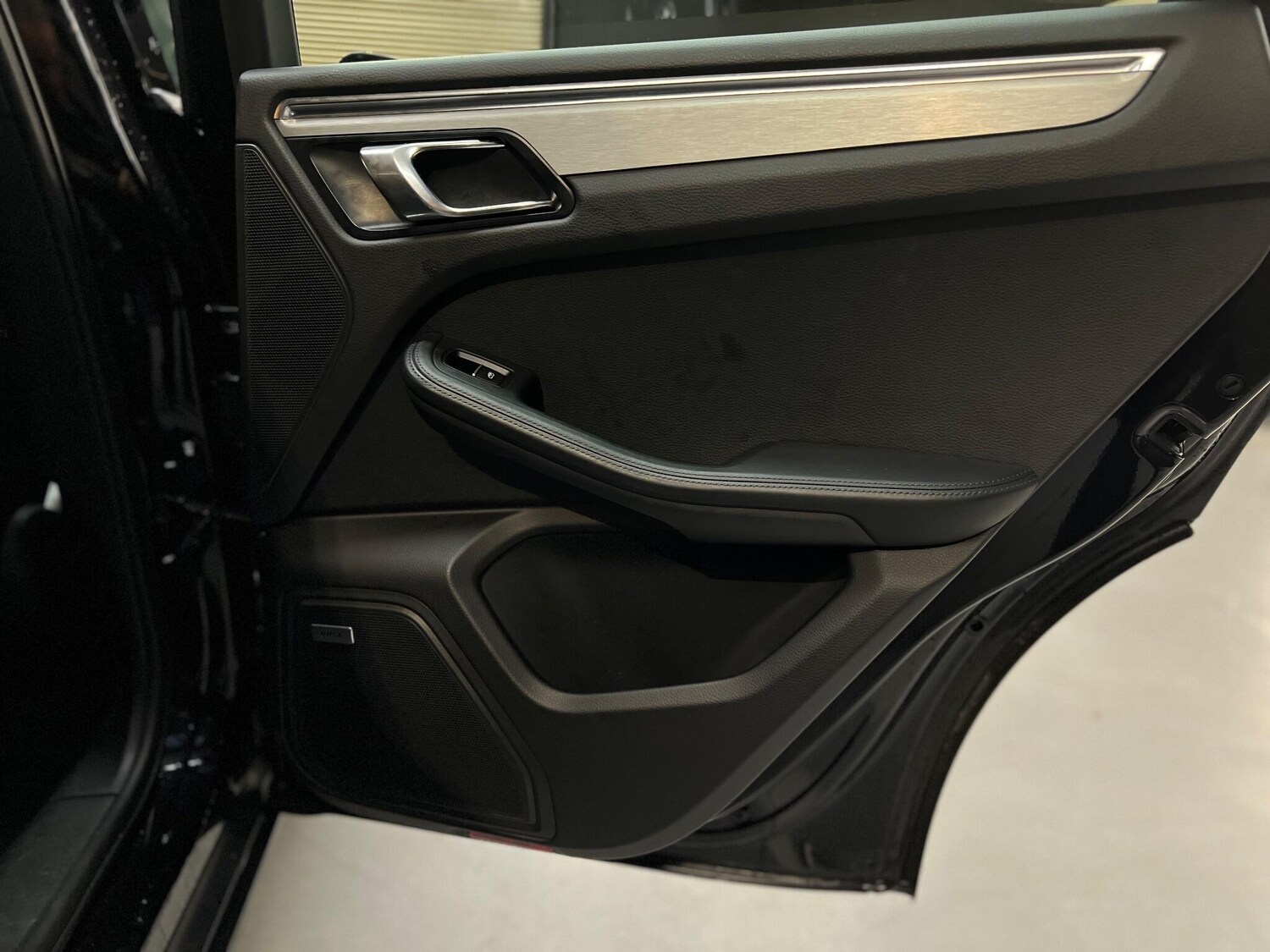 Used Porsche Macan 2015 for sale - 76657250: Photo 38