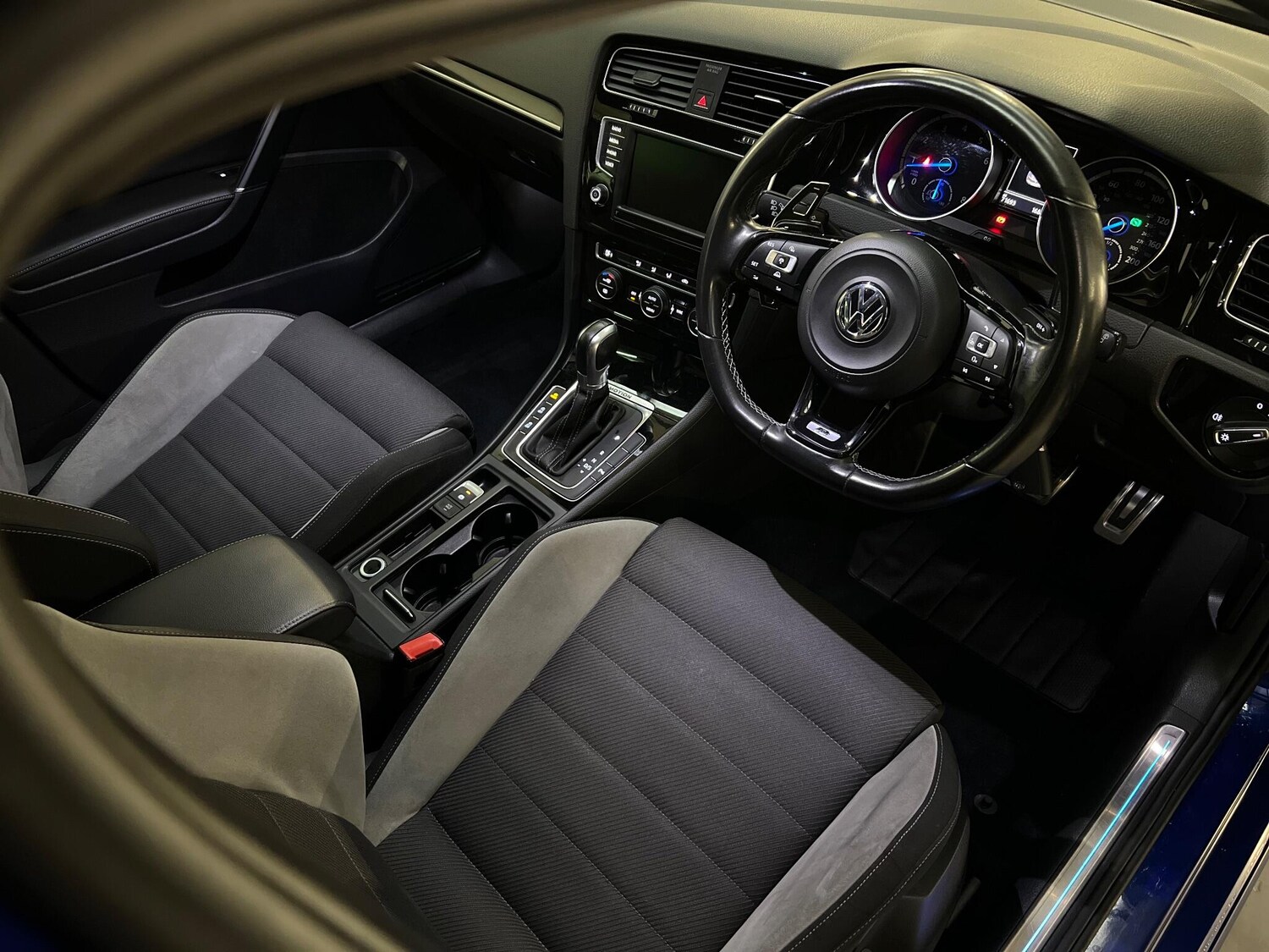 Used Volkswagen Golf 2016 for sale - 76658189: Photo 39