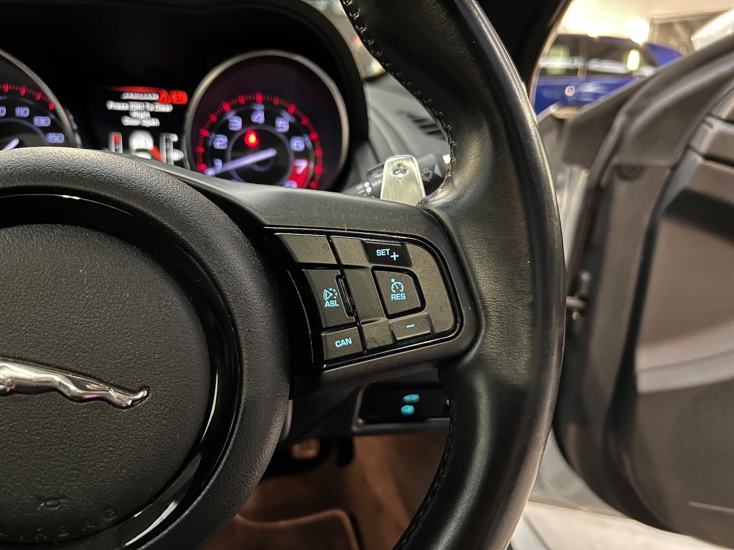 Used Jaguar F-Type for sale - 76996367: Photo 12