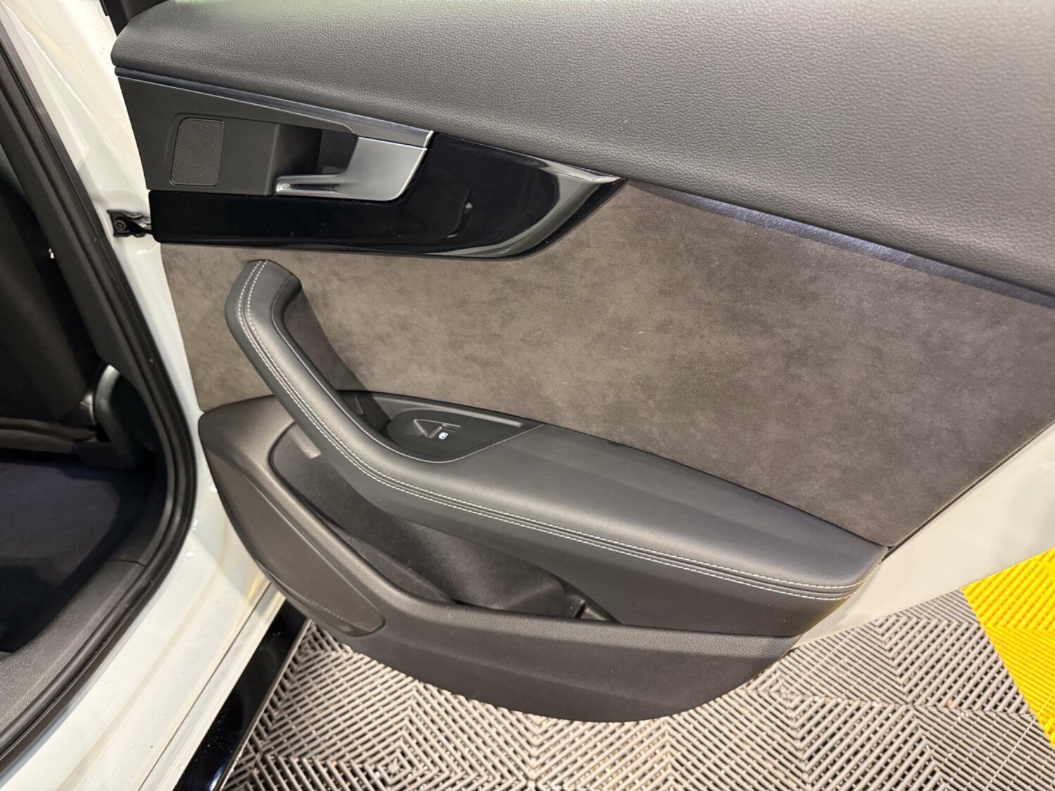 Used Audi RS4 2019 for sale - 77783565: Photo 49