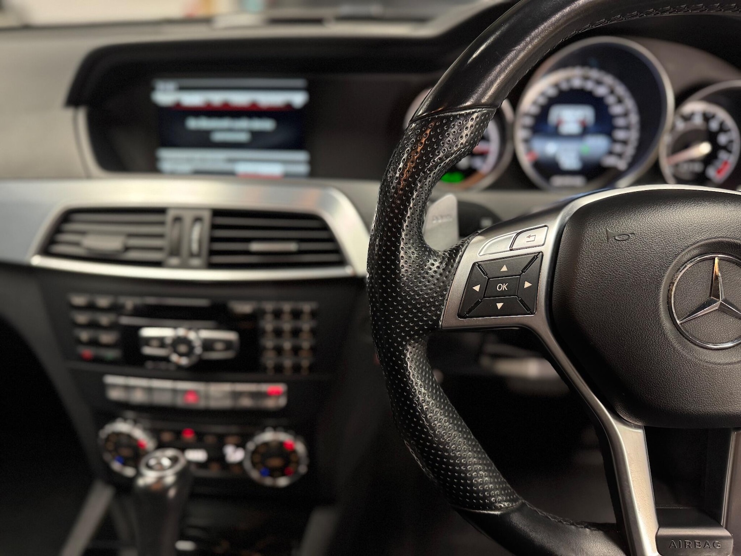 Used Mercedes-Benz C Class 2014 for sale - 77074878: Photo 24