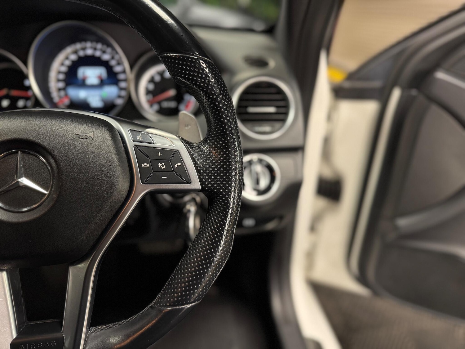 Used Mercedes-Benz C Class 2014 for sale - 77074878: Photo 25