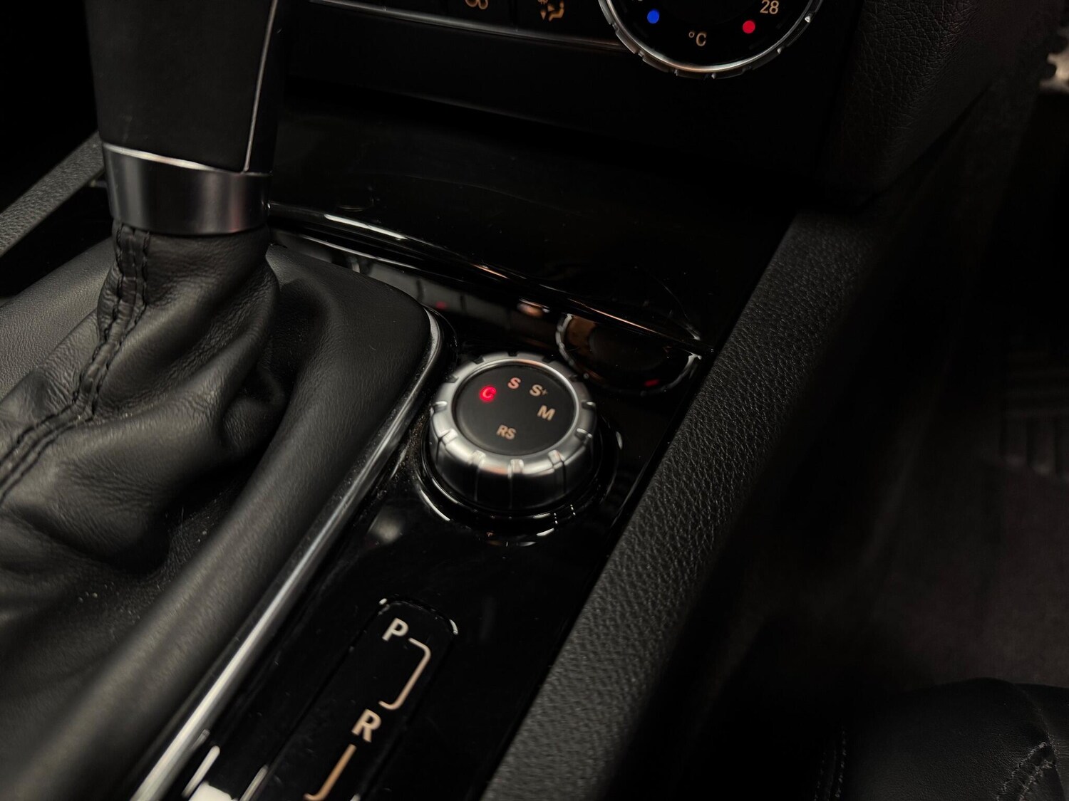 Used Mercedes-Benz C Class 2014 for sale - 77074878: Photo 31