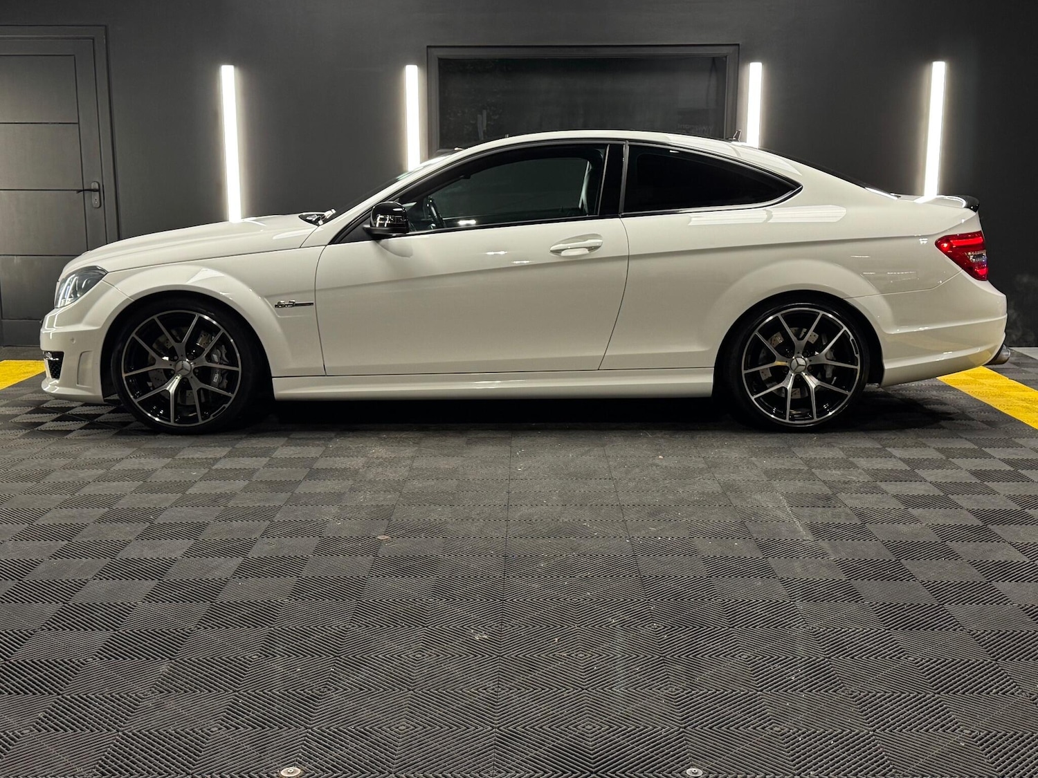 Used Mercedes-Benz C Class 2014 for sale - 77074878: Photo 4